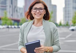 How to Dress Your 40s