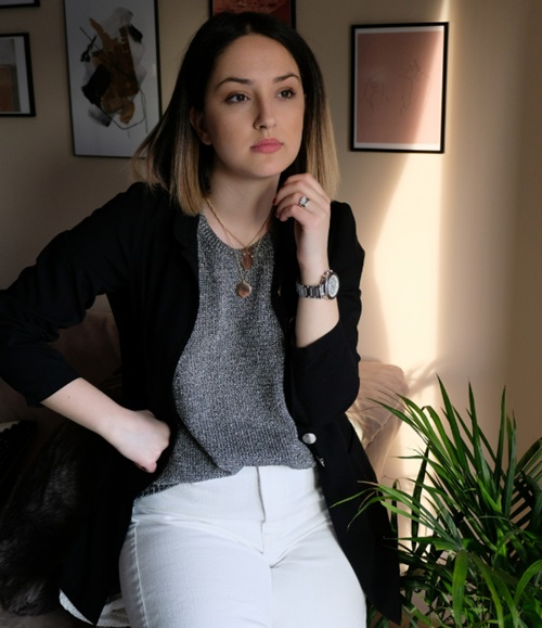 Stylish and Versatile Ways to Wear Cardigans-as statement piece